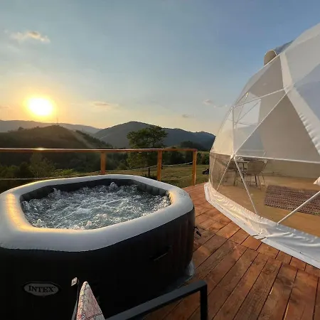 Starry Dome - Manta's Retreat Glamping Luxury tent
